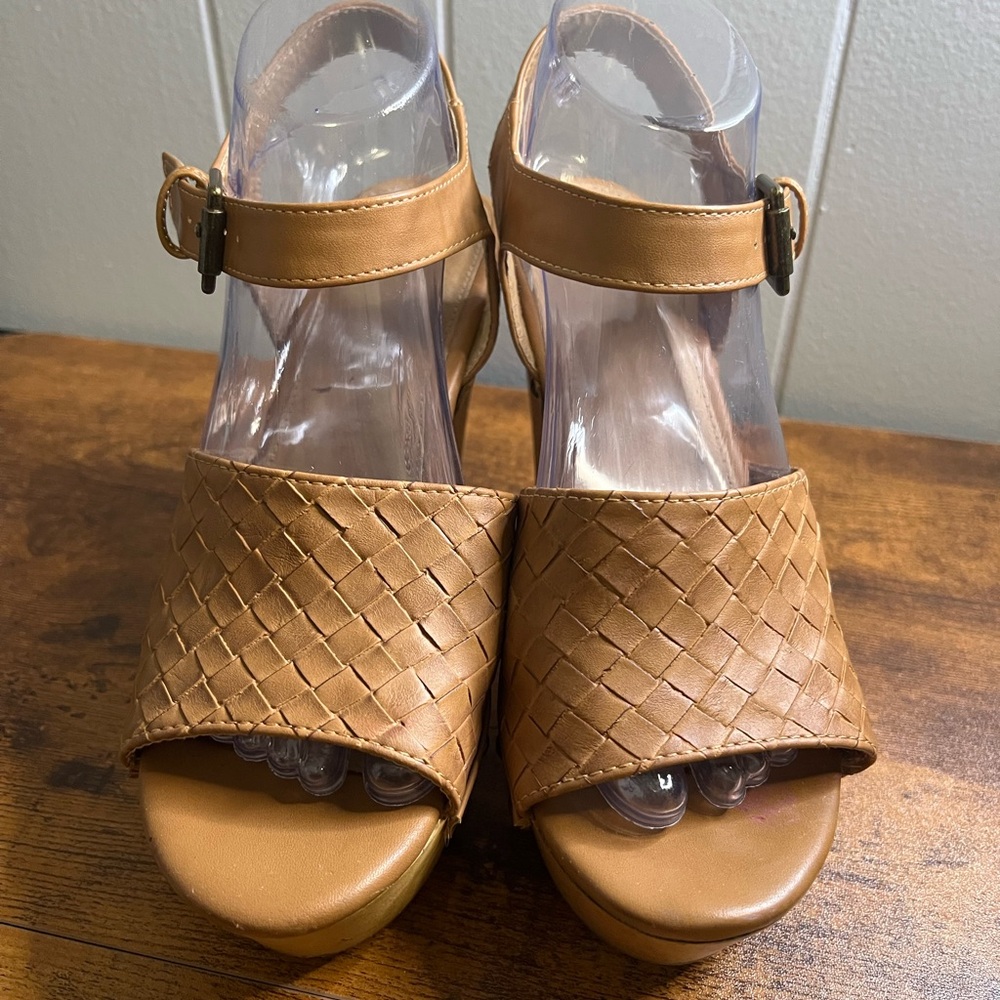 Women's REPORT, ISABELLA, Size 7 1/2 Brown Heels